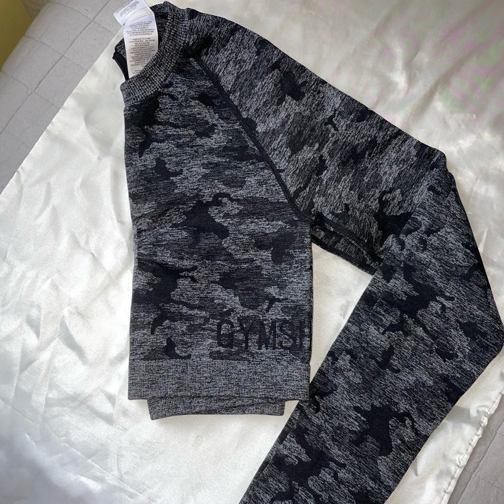 Gymshark cropped top - medium